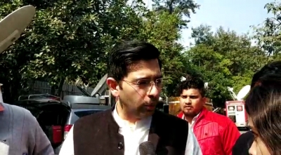 AAP Workers Protest outside Raghav Chadha's Mumbai Residence; Case Filed against 8