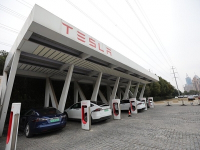 Piyush Goyal Visits Tesla Factory, Unwell Musk Apologies for Unable to Meet Him