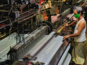 Powerloom Weavers in TN on Day-long Strike to Protest I-T Rule Amendment