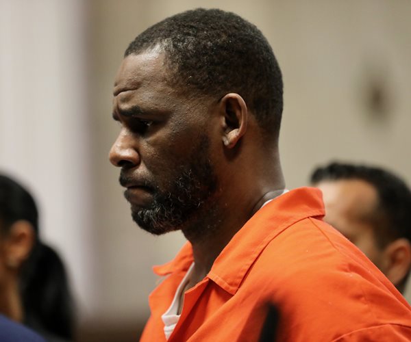 Federal Prosecutors in NYC Add to R Kelly's Legal Woes