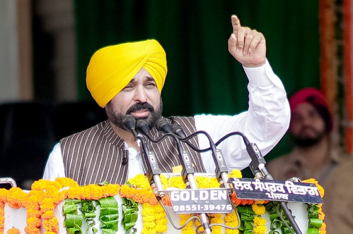 Punjab CM Leaves for Delhi, AAP to Hold Protests