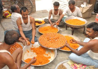 8 Lakh Laddoos from Kashi Vishwanath, Mahakal Temples to Be Distributed on Jan 22