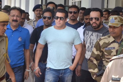 Salman Khan Gets RS 5 CR Extortion-cum-death Threat from Mafia Gang