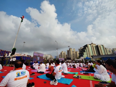 Thousands Do Yoga in Chandigarh, Haryana