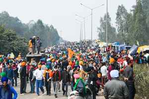 Farmers Assemble for Weeklong Protest at Chandigarh's Entry Point, Demanding Crop MSP