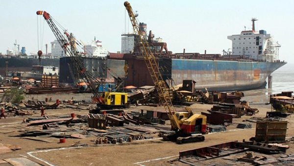 ED attaches property worth Rs 2,747 Cr of ABG Shipyard in bank fraud case