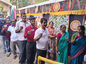 Polling Underway in 8 LS Seats in Bengal, Ex-Trinamool Worker Found Dead