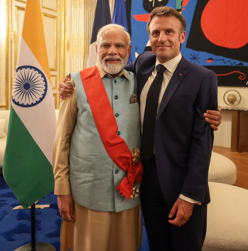 PM Modi Meets 'friend' French President Emmanuel Macron in Paris