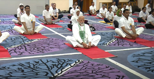 PM Modi Leads Yoga Day Celebrations with Hundreds of Participants on Banks of Dal Lake in Kashmir