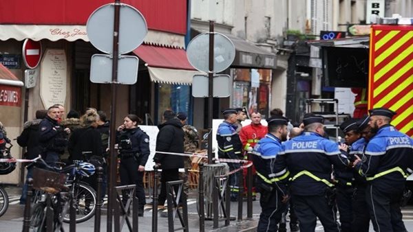 2 killed, 4 injured as man opens fire in Paris