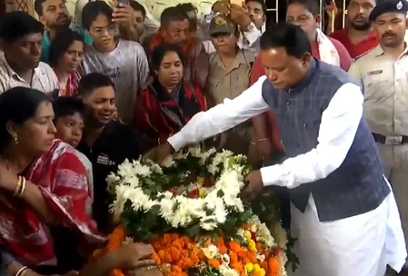 Pahalgam Attack: CM Mohan Majhi Pays Tributes to Prashant Satpathy, Assures Family of All Help