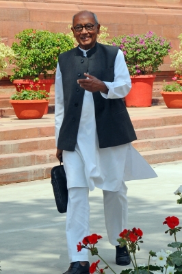 Digvijaya Singh Seeks Immediate Release of Umar Khalid, Accuses BJP-RSS of Conspiracy against Muslims