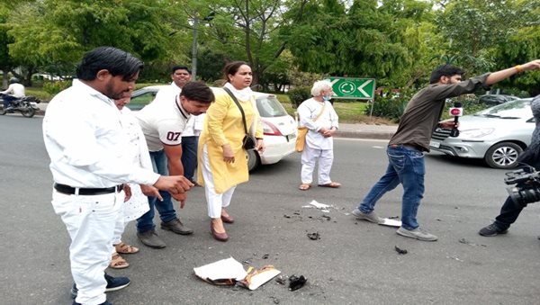 Sonia-Rahul ED Summon: Congress protests outside ED office