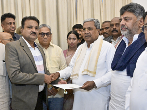 K'taka Governor Accepts CM Siddaramaiah's Resignation; Dissolves Council of Ministers