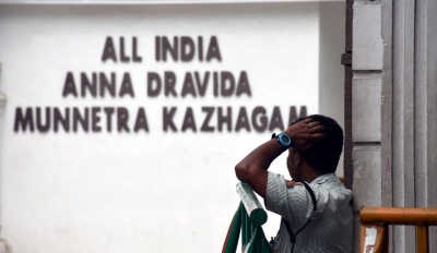 EPS to Hold Crucial Review Meet with 40 AIADMK District Secretaries Today