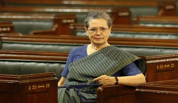 Sonia Gandhi bars Tharoor from attending CPI-M meeting