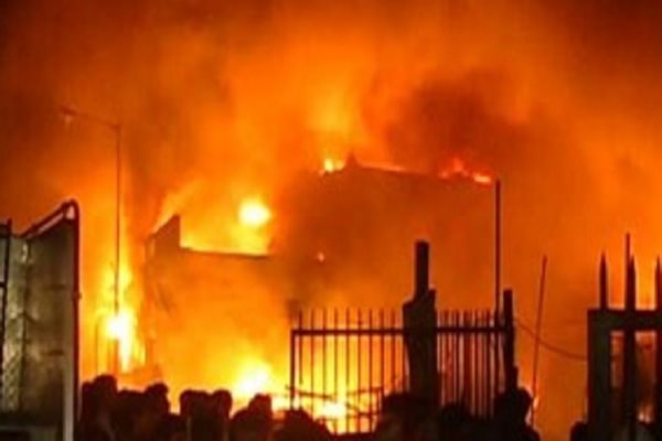 Prez, PM Condole Loss of Lives in Kolkata Fire Tragedy