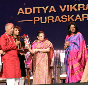 Flute Maestro PT. Hariprasad Chaurasia Conferred Top Birla Award