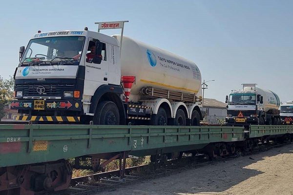 Oxygen Express from Chhattisgarh Reaches Delhi