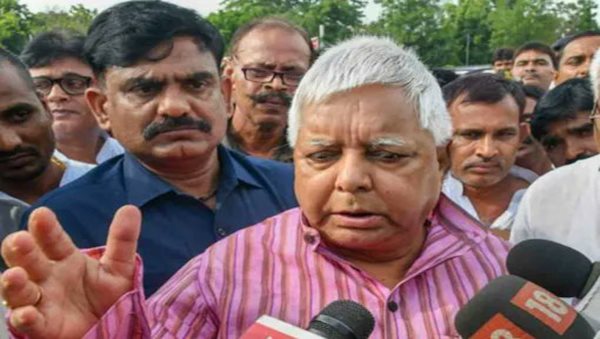 Lalu, daughter Misa raided by CBI in 'land for job' scam