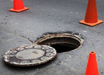 3 booked for forcing Dalit employee to clean manhole in Karnataka