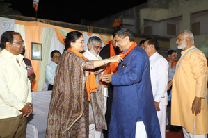 Congress Receives Biggest Jolt in Devbhumi Dwarka as around 800 Workers Join BJP