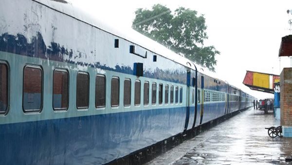 Migrant labourers assault TTE on moving train in Kerala, 2 held