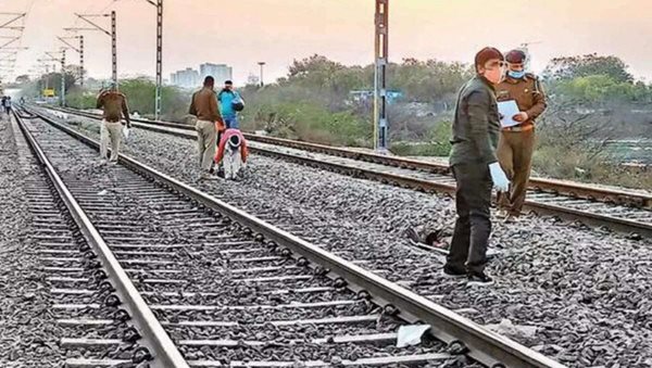 4 killed while clicking selfies on railway track in Gurugram