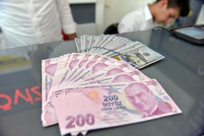 Turkish Lira Falls Ahead of Central Bank Decision
