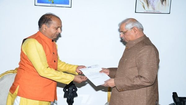 Himachal CM submits resignation to Governor