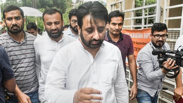 Gun, ammunition, cash recovered from aides of AAP MLA Amanatullah