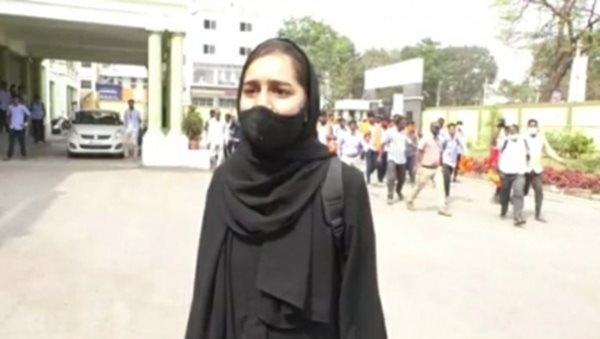 Complaint against Muslim outfit for rewarding student chanting 'Allah hu Akbar'