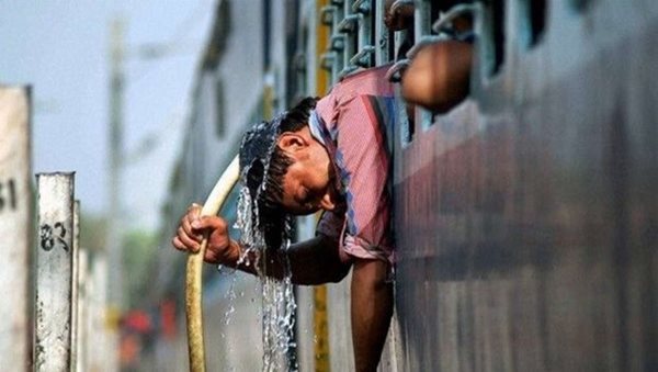 Heat wave sweeps across India