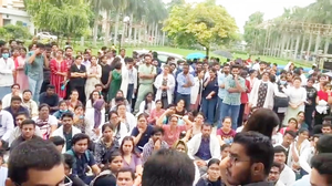 Protests at Safdarjung, AIIMS over Kolkata Doc's Murder; Patients Suffer as Work Halted