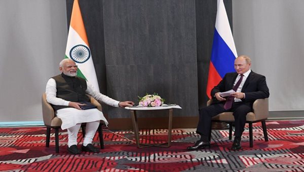 Modi meets Putin, discusses energy security