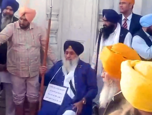 'Sinner' Sukhbir Badal Serves Akal Takht Punishment as Guard at Golden Temple