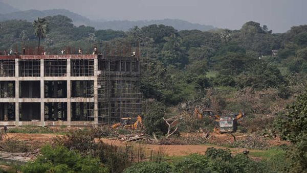 Maha govt lifts stay on Mumbai Metro car-shed in Aarey Colony