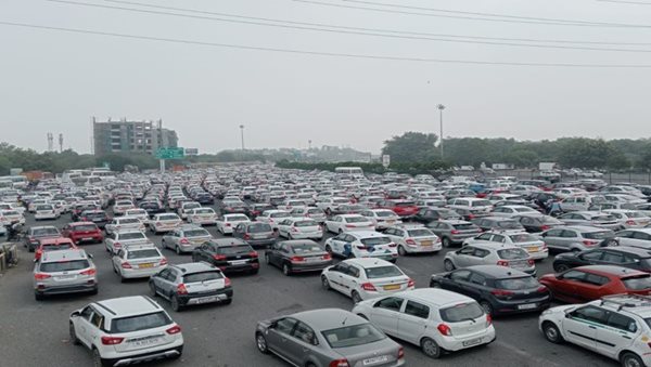 Agnipath protest: Traffic congestion at Delhi borders as police check vehicles