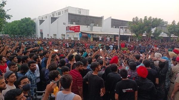 Massive ruckus in Chandigarh University after MMS scandal unearths