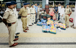 65 KG Ganja Seized from Busy Howrah Station; Two Held