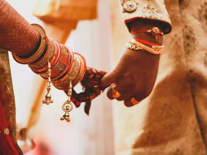 UP Groom Cancels Wedding over Delay in Serving Food, Marries Cousin