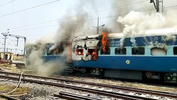 Agnipath protest: Several trains set afire, narrow escape for BJP MLA in Bihar