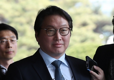 SK Group Chairman Claims 'critical Error' in Divorce Ruling