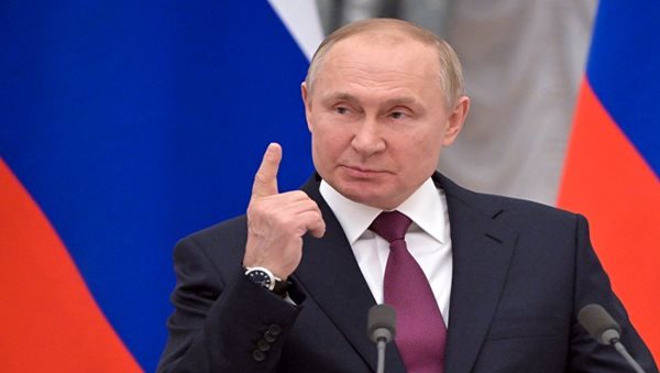 Putin orders troops to eastern Ukraine after recognising rebel regions
