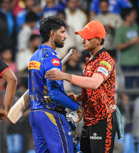 IPL 2025: SRH-MI Players Umpires to Wear Black Armbands for Paying Homage to Pahalgam Terror Victims