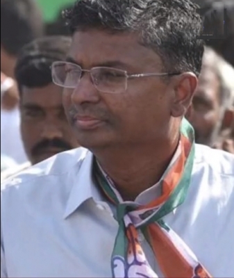 K'taka Cong Infighting: Satish Jarkiholi to Become CM for Sure, Says Cong MLA