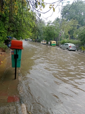 Heavy Rain in Delhi Causes Waterlogging, Traffic Snarls