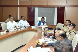 Union Minister Athawale Reviews Progress of Welfare Schemes in Vadodara