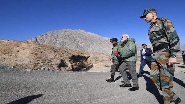 PM Modi in Kargil to celebrate Diwali with soldiers 