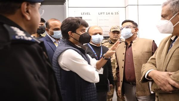 Scindia makes surprise visit to Delhi airport amid chaos complaints